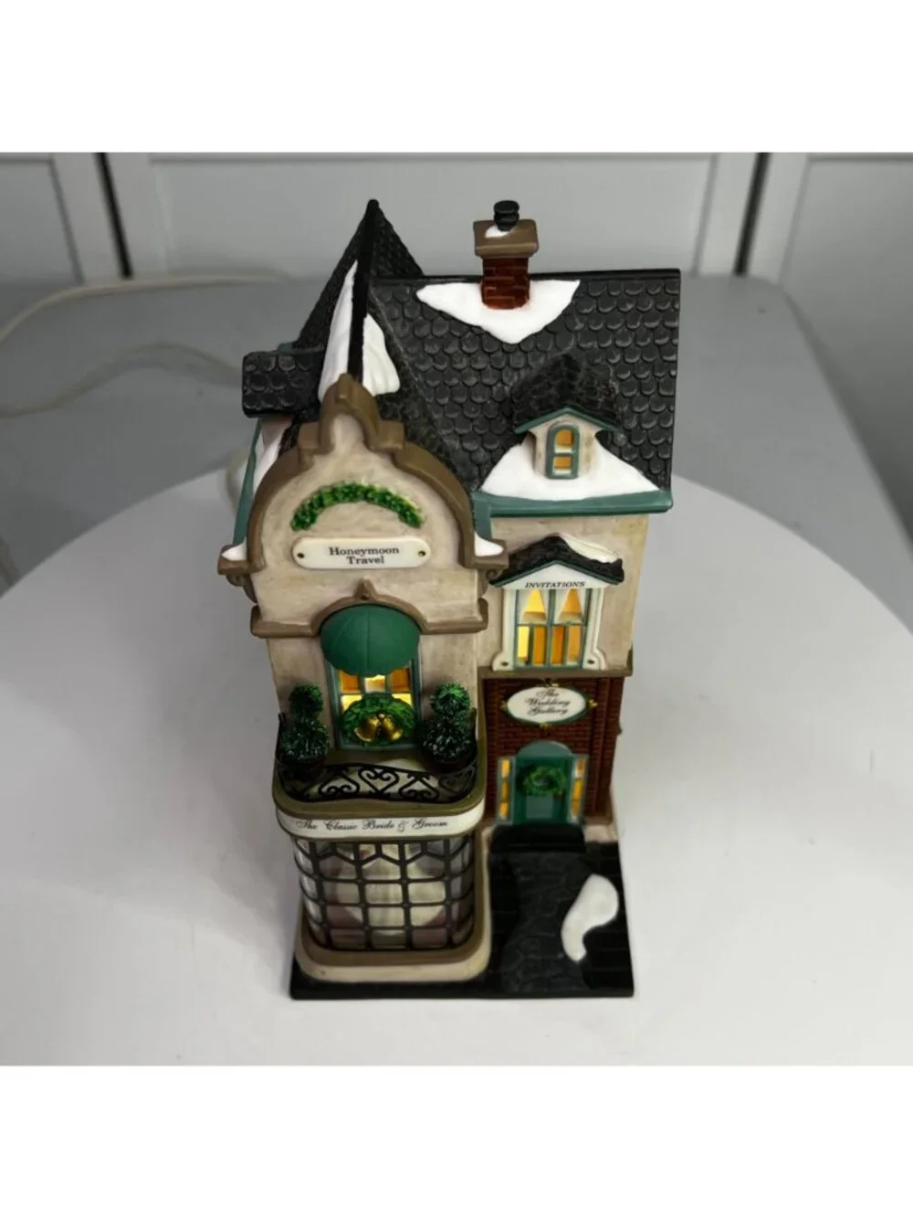 Dept 56 The Wedding Gallery, Christmas in the City Lighted Building - 1998